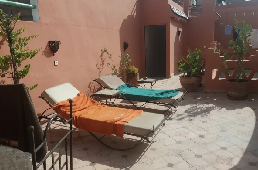 Piscine paisible du Riad Baba Ali au cœur de Marrakech