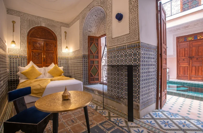 Riad Albaraka avec piscine et patio traditionnel à Marrakech